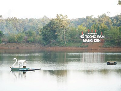 Khai mở không gian nghỉ dưỡng sinh thái hồ Toong Đam tại Măng Đen