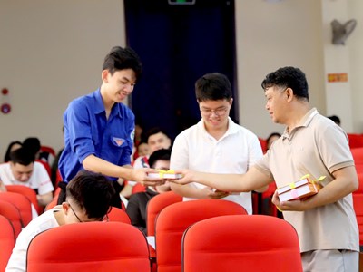 Đắk Lắk khơi dậy tình yêu sách qua những tác phẩm viết về Bác Hồ