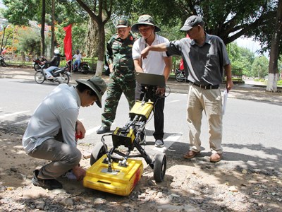 Lần đầu ứng dụng radar xuyên đất tìm mộ tập thể liệt sĩ tại Quảng Ngãi
