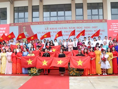 Niềm vui ngày khai trường đặc biệt tại Đắk Lắk