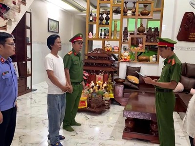 Vì sao vợ chồng chủ kênh “Già làng Tây Nguyên” bị khởi tố?