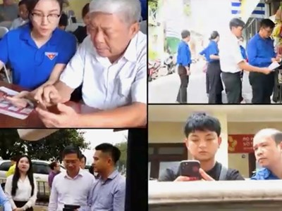 Người dân được thanh niên tình nguyện hỗ trợ thủ tục hành chính sau sáp nhập