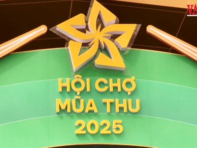 Rất đông người dân và du khách đổ về Hội chợ mùa Thu lần thứ nhất năm 2025