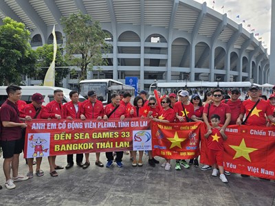 Từ mọi miền Tổ quốc, các CĐV Việt Nam “tiếp lửa” cho U22 Việt Nam trước trận gặp Malaysia