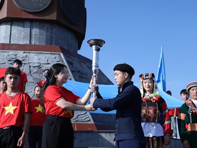 Khởi động chặng 3 Hành trình “Tôi yêu Tổ quốc tôi” tại Cột cờ Lũng Cú
