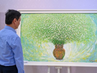  “Hà Nội 12 mùa hoa”: Hành trình cảm xúc của người yêu hoa trong Ngày Giải phóng Thủ đô