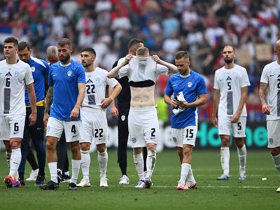 Đội tuyển Slovenia mất chiến thắng lịch sử ở phút bù giờ