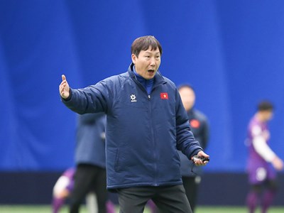 HLV Kim Sang-sik: Chúng tôi phải vượt qua trận đấu khó khăn trước tuyển Lào