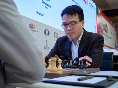 Lê Quang Liêm thoát thua ngoạn mục ở vòng 5 World Cup cờ vua 2025