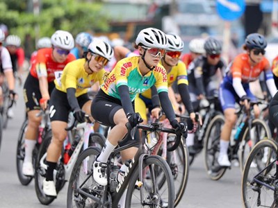 Khi những nữ cua-rơ toả sáng trên đường đua