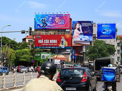 Vô vàn bất cập về quảng cáo ngoài trời
