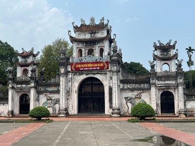 Trong mỗi trái tim đều ấp ủ một tên làng