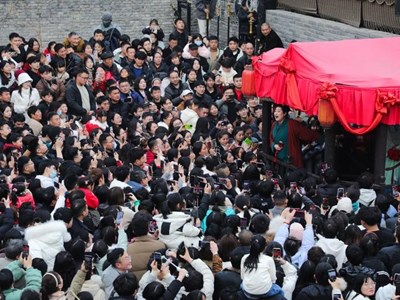  Bùng nổ “góc mai mối” để tăng dân số