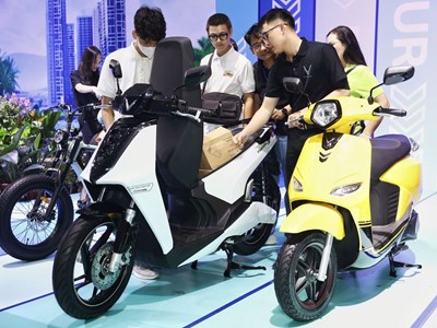 Người dùng xe máy điện VinFast tiết kiệm ít nhất 100.000 đồng/tháng nhờ gói thuê pin mới