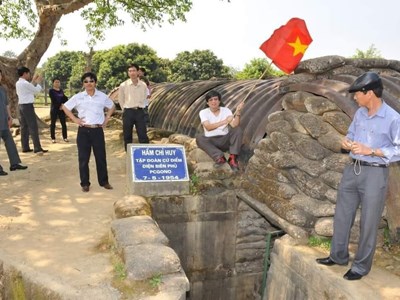 Hát cùng Điện Biên