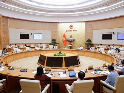 Giảm giá SGK góp phần tích cực trong phát triển kinh tế-xã hội 5 tháng đầu năm