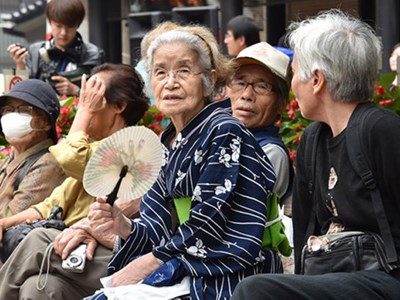 Người cao tuổi không con cái tích cực hiến tặng tài sản cho cộng đồng