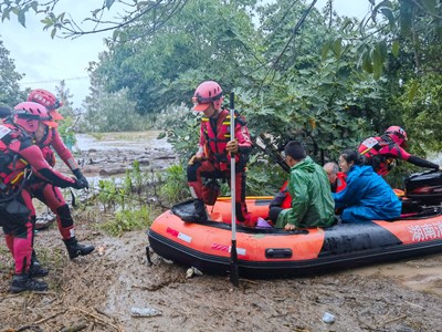 Mưa lớn kéo dài gây lũ lụt nghiêm trọng tại miền Nam