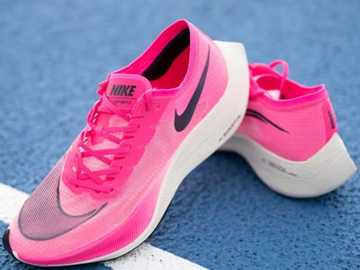 Nike có nguy cơ thiệt hại 1 tỷ USD vì chính sách thuế của ông Trump