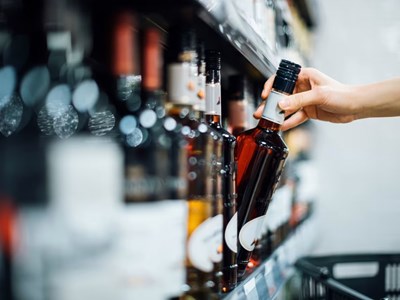 Người Mỹ uống rượu ít kỷ lục, đa số coi rượu có hại cho sức khỏe