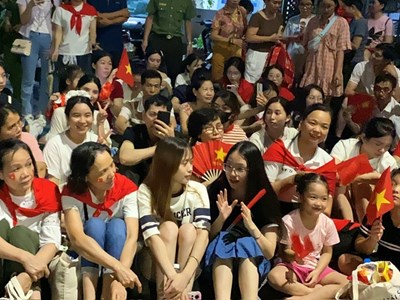 Hướng dẫn di chuyển đi xem tổng hợp luyện diễu binh, diễu hành tối 24.8