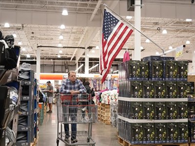 Tâm lý người tiêu dùng Mỹ giảm sút khi lo ngại “lạm phát đình trệ”