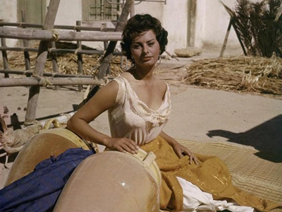 Phụ nữ Italia phẫn nộ vì ảnh khỏa thân do AI tạo tràn lan trên mạng