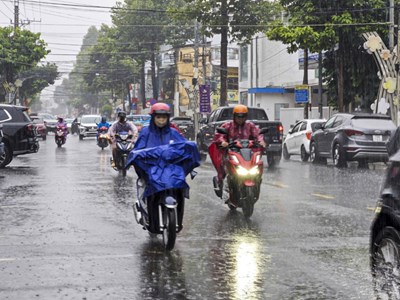 Áp thấp nhiệt đới vào Biển Đông, bão số 15 Koto sẽ gây mưa lớn tại các khu vực miền Trung