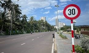  Quy định tốc độ… “rùa bò”