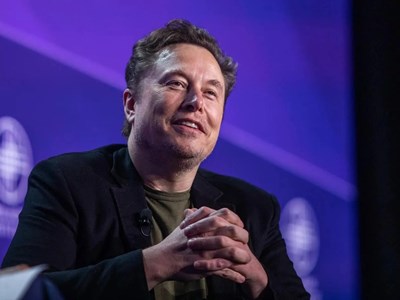 Elon Musk trở thành người đầu tiên sở hữu tài sản ròng trên 700 tỉ USD