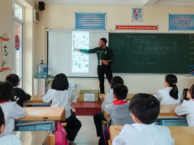 Vì sao tiền học Tiếng Anh liên kết ở trường công lập chênh lệch lớn?