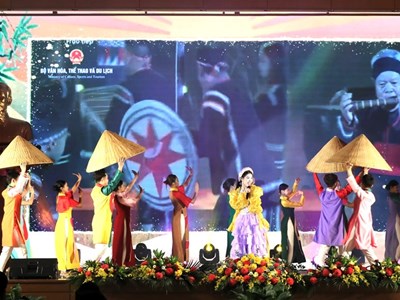  “Nhìn lại để tiến xa hơn“