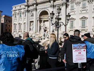 Italia: Phí vào cửa 2 euro tại đài phun nước Trevi gây tranh cãi