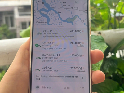 Giá cước xe công nghệ tăng tới 200%: Người dân “đỏ mắt” tìm xe ra bến tàu, bến xe dịp cận Tết