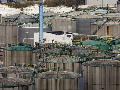 Căng thẳng Trung Đông leo thang, giá dầu có thể vượt 100 USD/thùng?