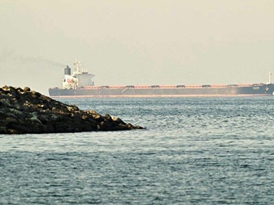 Nhiều tàu chở dầu bị tấn công khi xung đột lan rộng ở Trung Đông