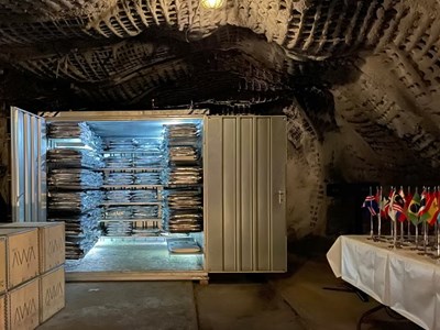 Nigeria gửi “ký ức văn hóa” vào kho lưu trữ Bắc Cực