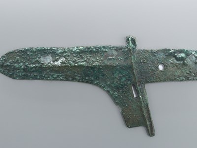 Bí ẩn trong những ngôi mộ thời Tây Chu: Vì sao vũ khí bị phá hủy trước khi chôn?