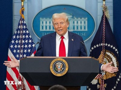 Ông Trump hoãn tấn công hạ tầng năng lượng Iran thêm 10 ngày