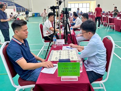  Sự khắc nghiệt của đấu trường quốc nội