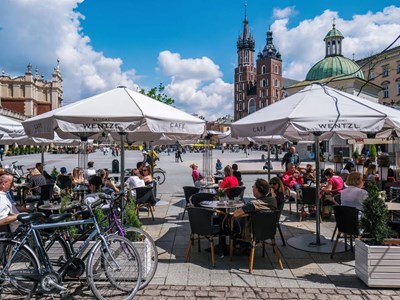 Ngày càng nhiều người Mỹ tìm “giấc mơ mới” ở Đông Âu