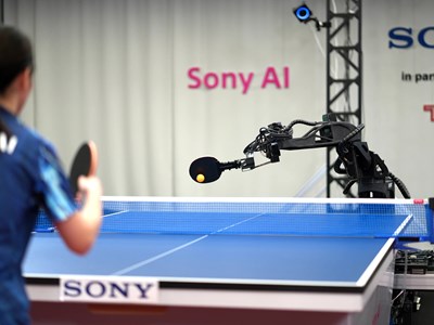 Robot AI chơi bóng bàn thắng tuyển thủ chuyên nghiệp, gây chú ý toàn cầu