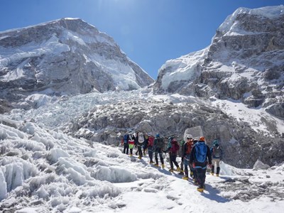 Kỷ lục 274 nhà leo núi chinh phục Everest từ phía Nepal trong một ngày