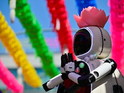 Nhà sư robot ở Hàn Quốc biết giảng đạo và an ủi con người