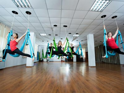Yoga bay: “Treo mình” để cân bằng cuộc sống