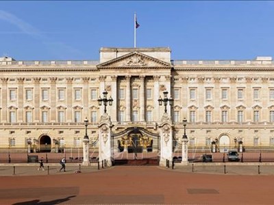 Lần đầu sau gần 200 năm, Quốc vương Anh không ở Cung điện Buckingham
