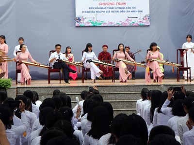   Đưa nghệ thuật vào đời sống học đường