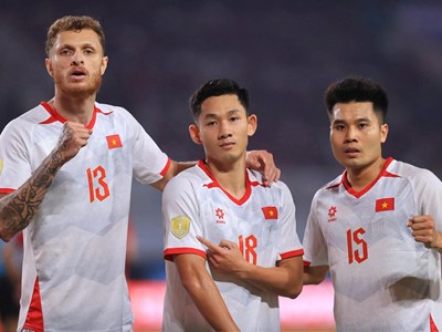  Chiến thắng của bản lĩnh và những nước cờ đúng lúc