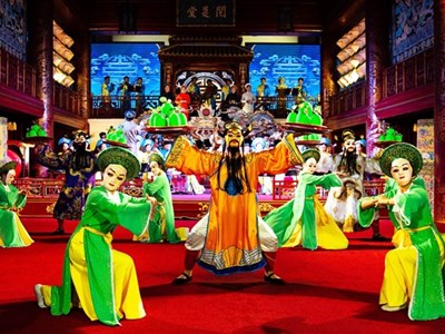  Bên cạnh chính sách thu hút học sinh nghệ thuật truyền thống