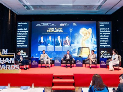 Làm sao để công nghệ bứt phá mà không mất đi bản sắc?